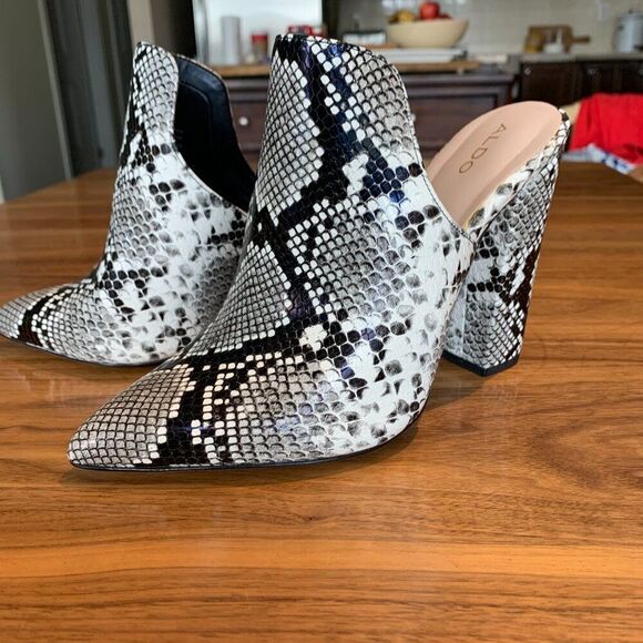 Aldo heeled mule, vegan python, new, sz 10, 4 1/2 in heel, high vamp, blk/wht - Picture 10 of 15